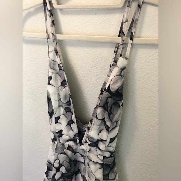 Deep Plunge Dress - Picture 4 of 11